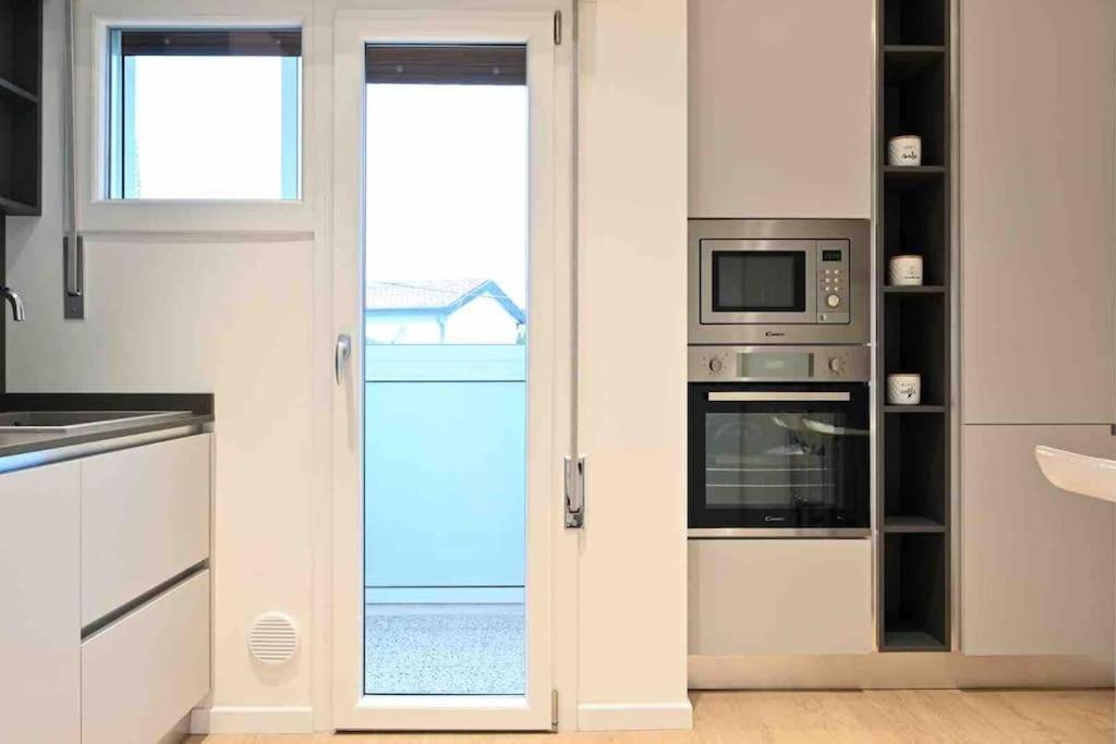 -Free Parking & Wifi- 10 Minuti Dal Centro Apartman Padova Kültér fotó