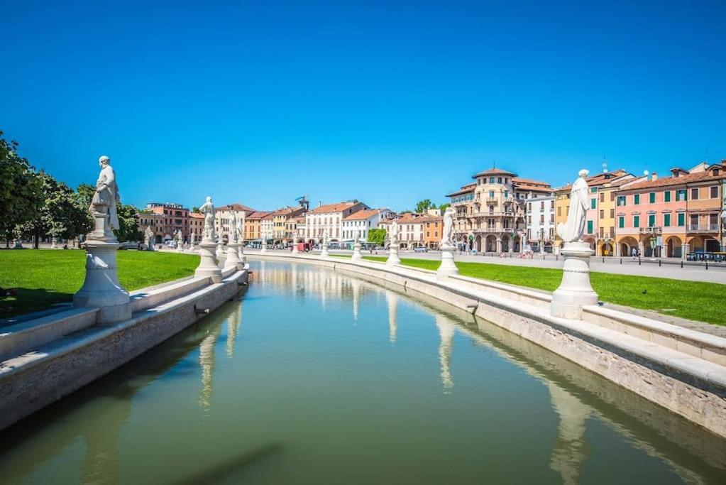 -Free Parking & Wifi- 10 Minuti Dal Centro Apartman Padova Kültér fotó